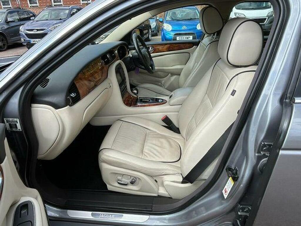 Jaguar XJ Grey #15
