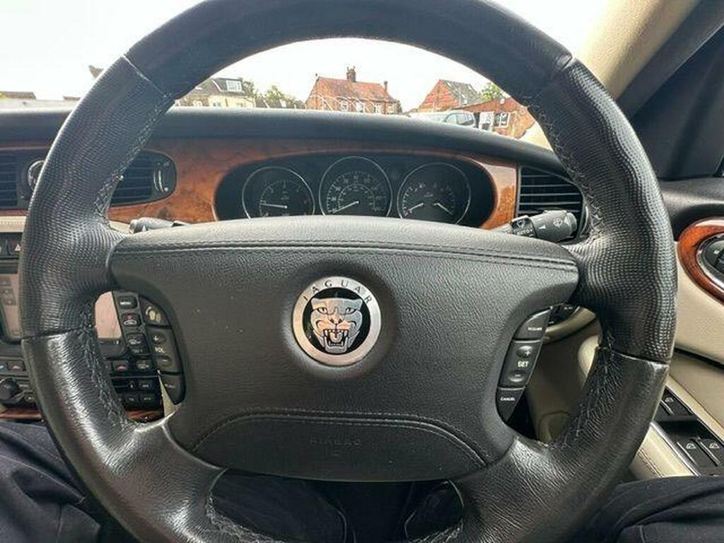 Jaguar XJ Grey #59
