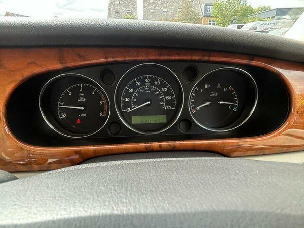 Jaguar XJ Grey #38