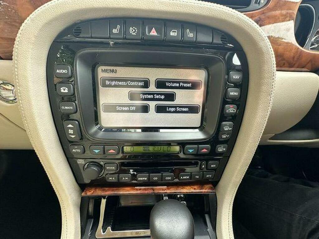Jaguar XJ Grey #63