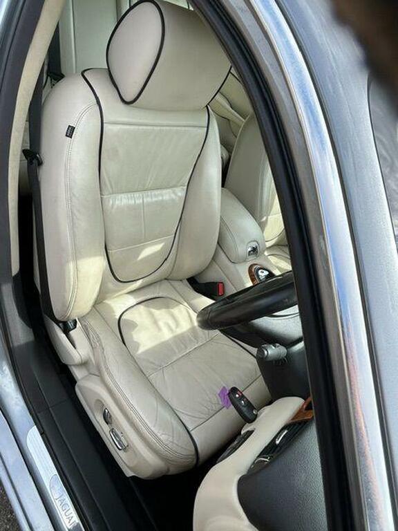 Jaguar XJ Grey #12