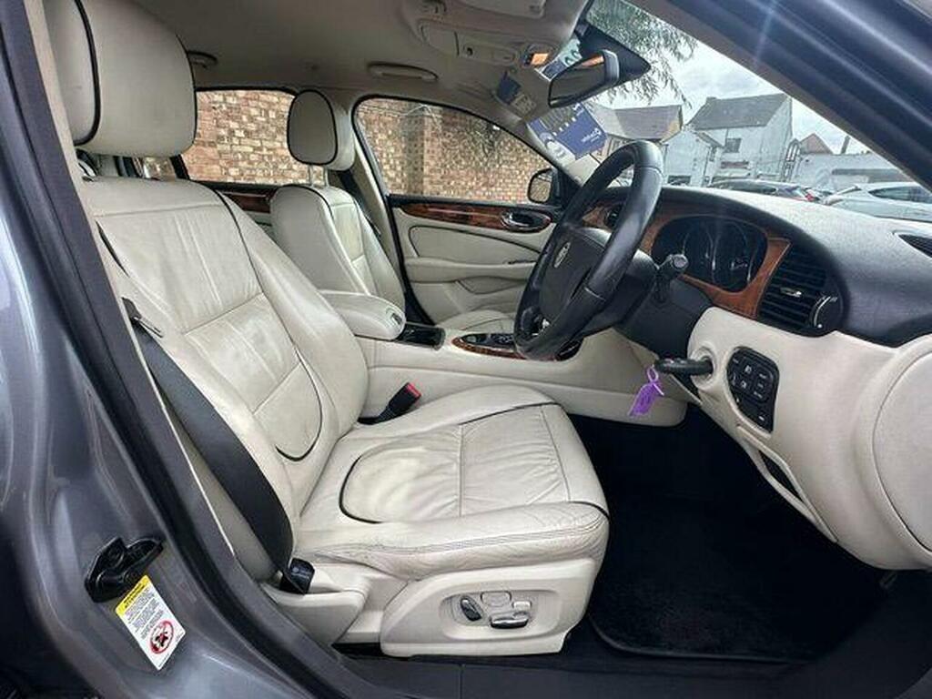 Jaguar XJ Grey #11
