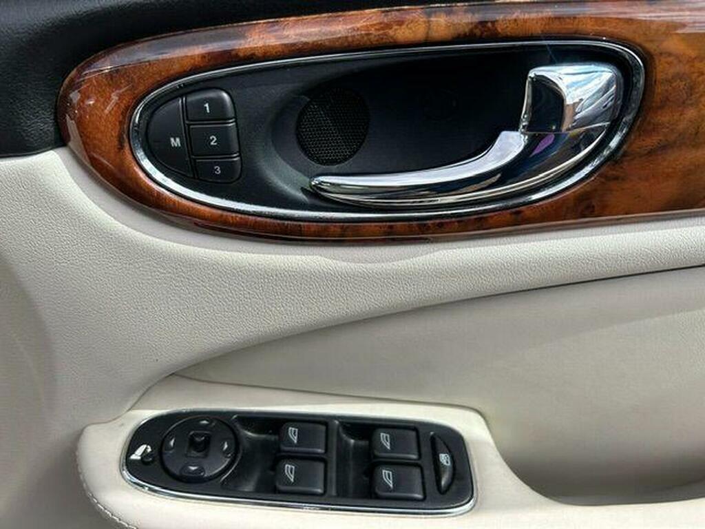 Jaguar XJ Grey #47