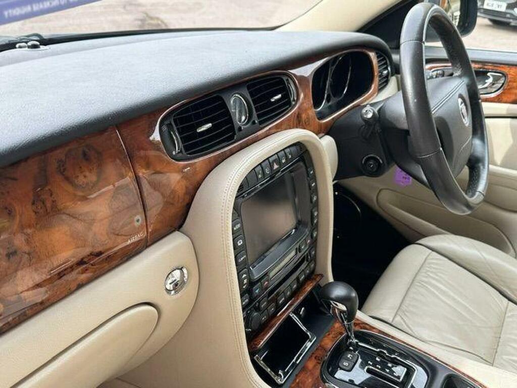 Jaguar XJ Grey #54