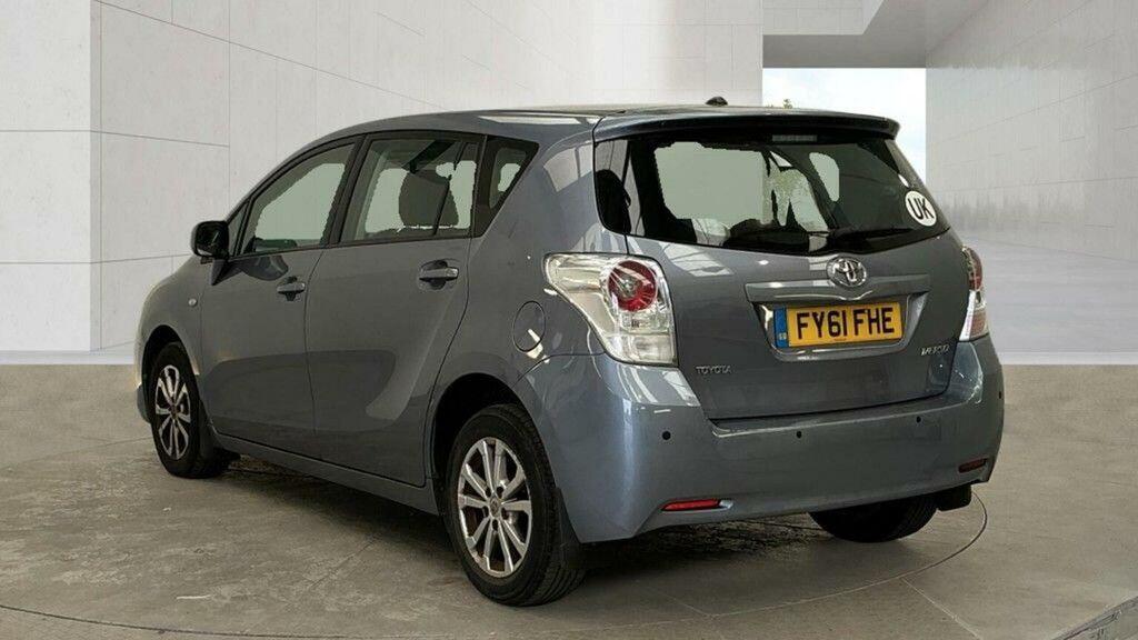 Toyota Verso Mpv 1.8 V-matic Tr Multidrive S Euro 5 20116 Blue #3