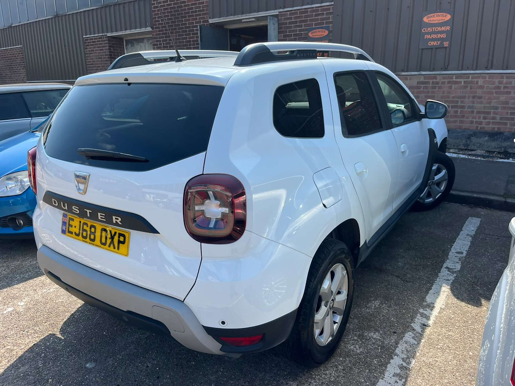 Dacia Duster Comfort Blue Dci 4X2 EJ68OXP White