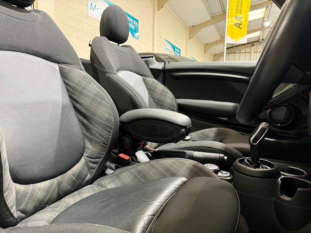 Mini Convertible 1.5L Cooper YD68YML Silver #5