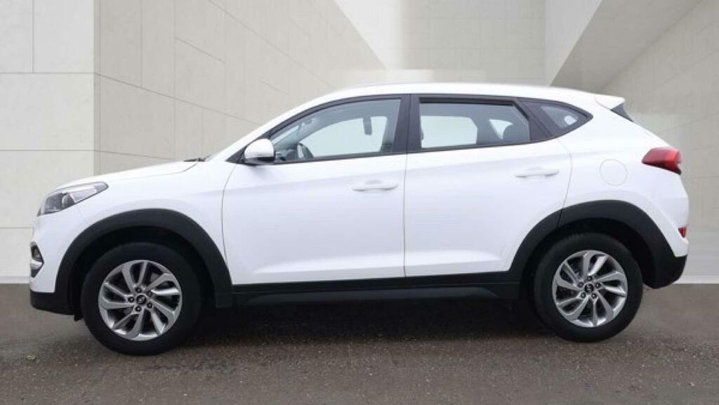 Hyundai Tucson 1.6 Gdi Blue Drive Se Nav Euro 6 Ss EN16VHT White #6