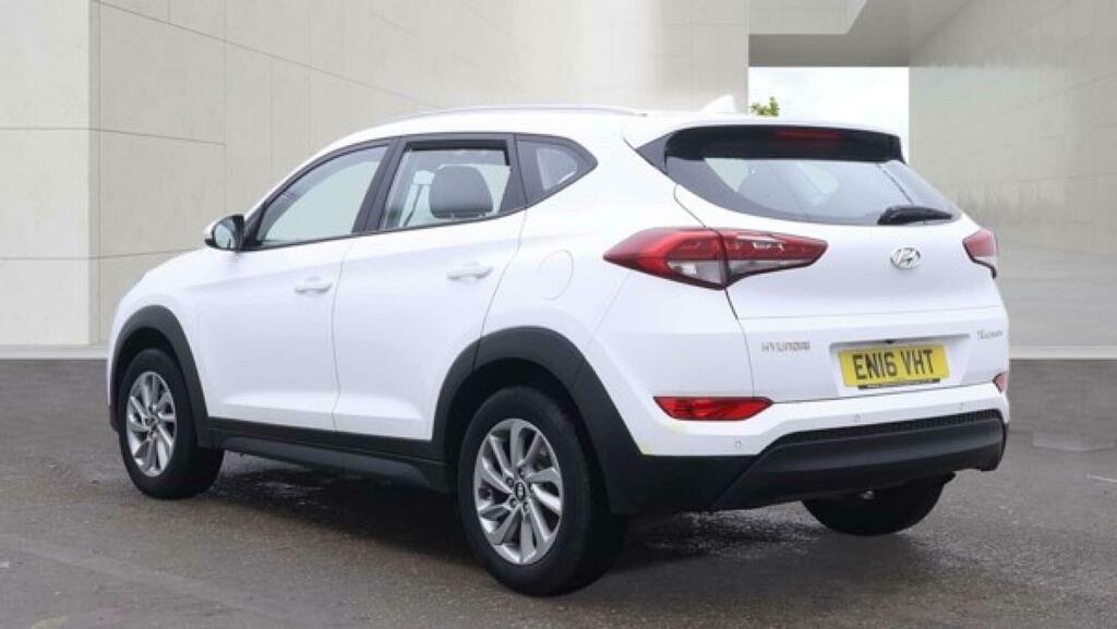 Hyundai Tucson 1.6 Gdi Blue Drive Se Nav Euro 6 Ss EN16VHT White #3