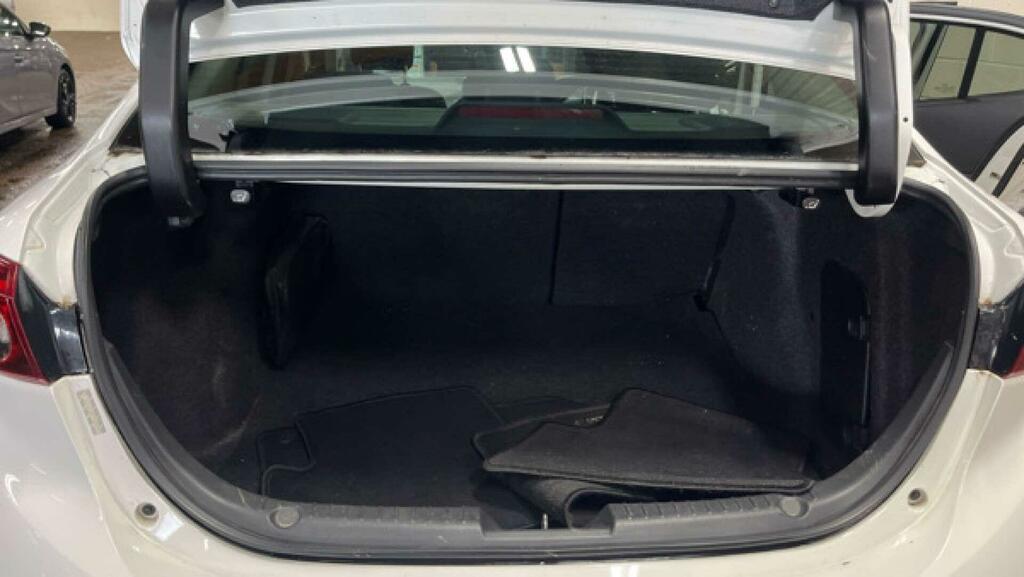 Mazda 3 Se-l Silver #12