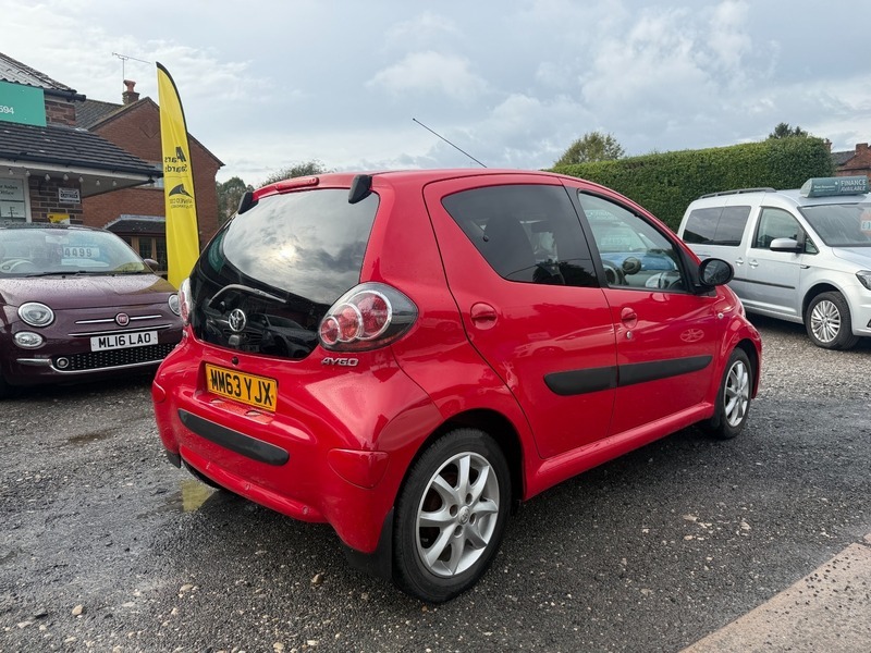 Toyota Aygo Vvt-i Mode Red #5