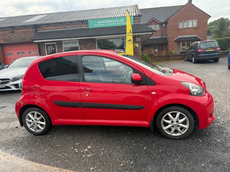 Toyota Aygo Vvt-i Mode 2014 20 Red #6