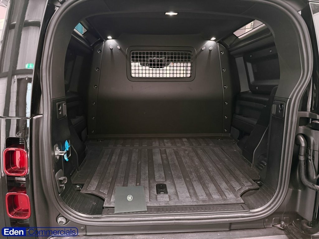 Land Rover Defender 90 3L X-dynamic Hse Black #4