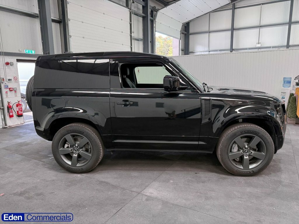Land Rover Defender 90 3L X-dynamic Hse Black #2