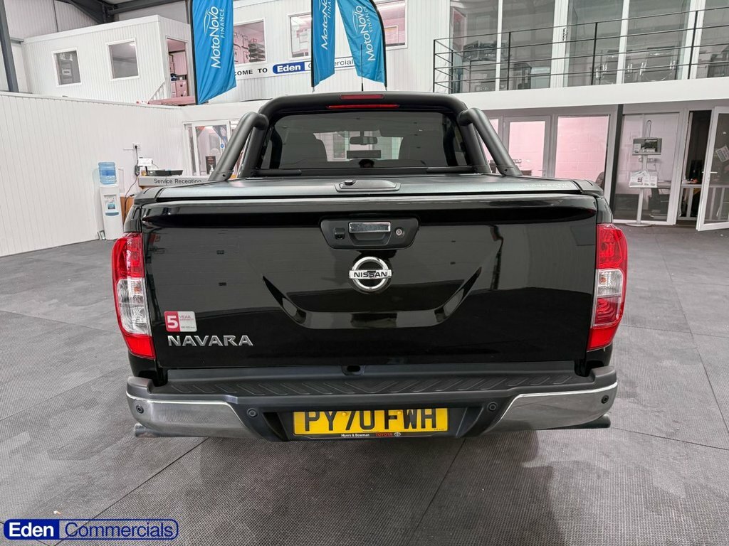 Nissan Navara 2L Tekna Black #6