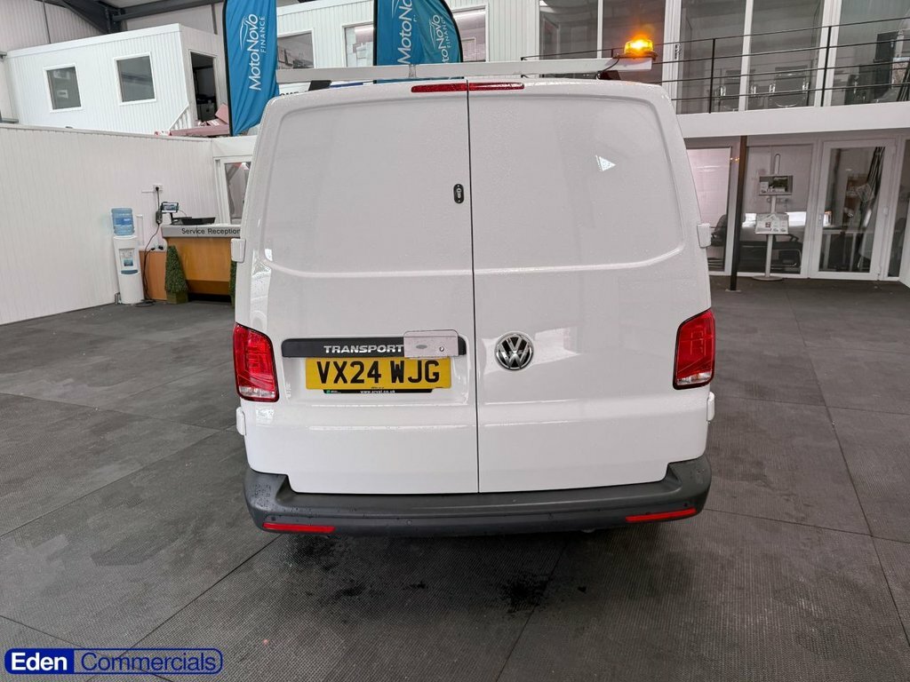 Volkswagen Transporter 2L Startline VX24WJG White #5