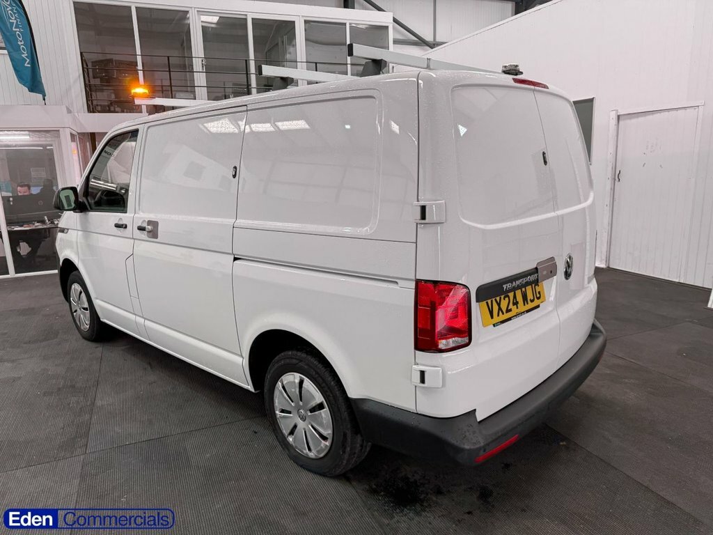 Volkswagen Transporter 2L Startline VX24WJG White #6