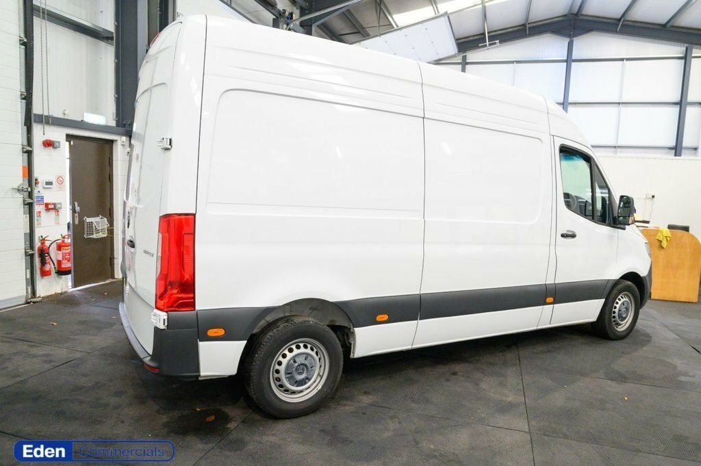 Mercedes-Benz Sprinter 2L Lion Xs KM24HFN White #3