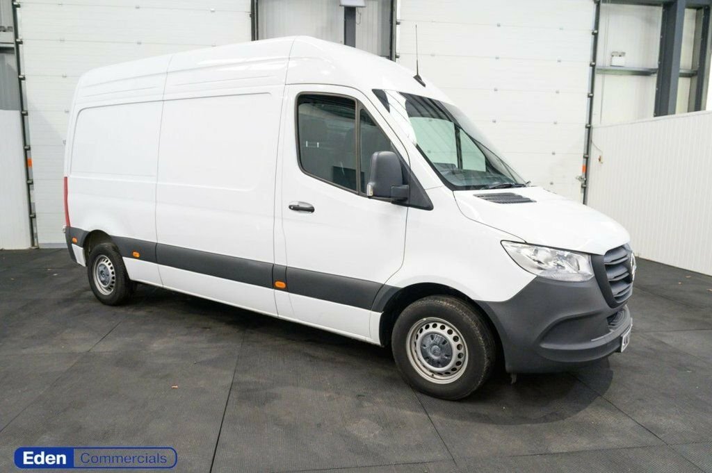Mercedes-Benz Sprinter 2L Lion Xs White