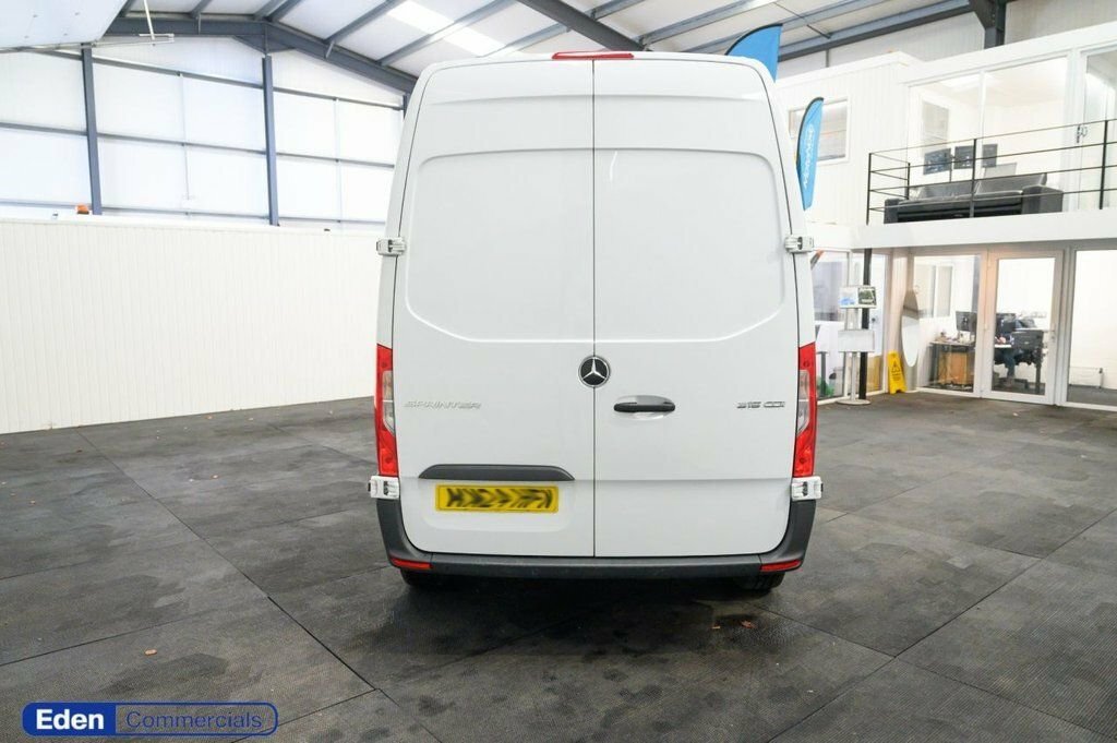 Mercedes-Benz Sprinter 2L Lion Xs KM24HFN White #4