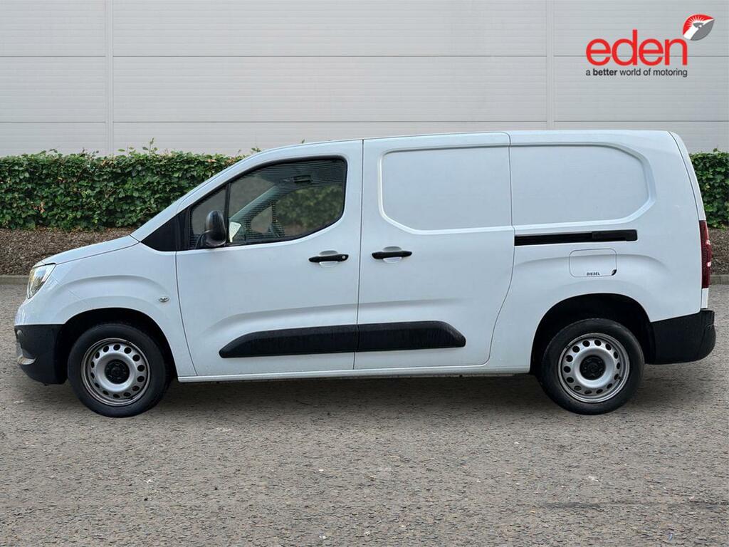 Vauxhall Combo Mpv White #4