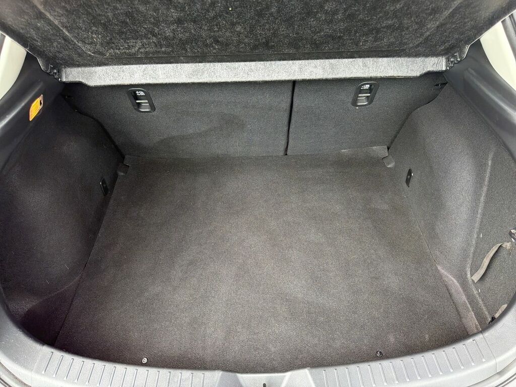 Mazda 3 Hatchback White #12
