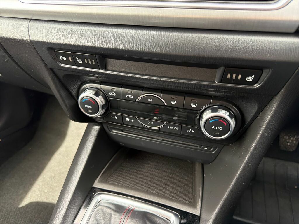 Mazda 3 Hatchback White #18