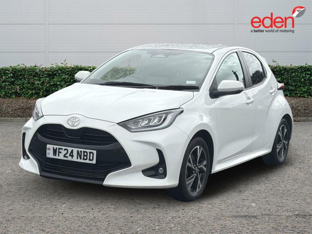 Toyota Yaris 1.5 Hybrid Design Cvt White #3