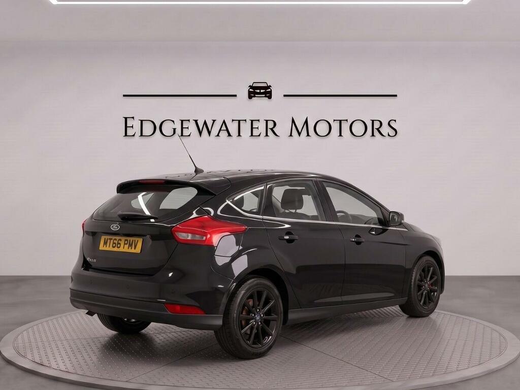 Ford Focus Titanium Black #5