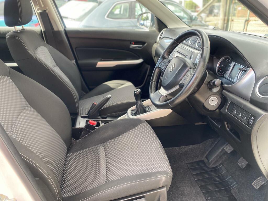 Suzuki Vitara Hatchback Brown #15