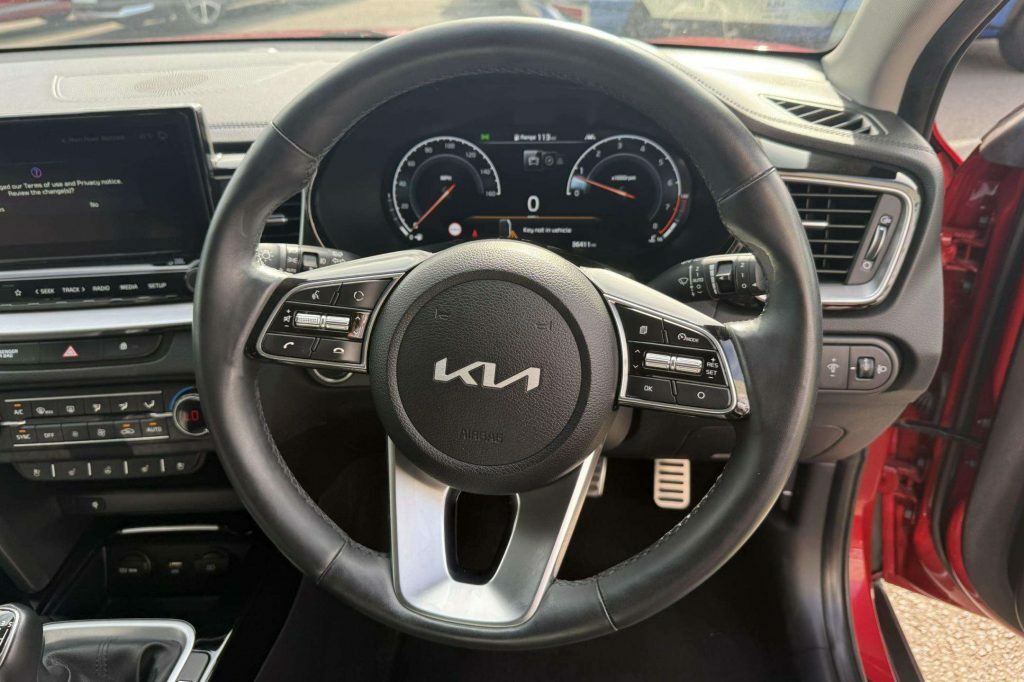Kia Xceed 3 Grey #19