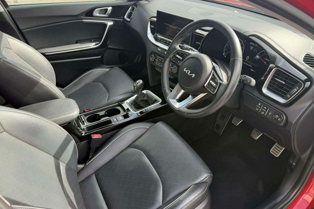 Kia Xceed 3 Grey #18