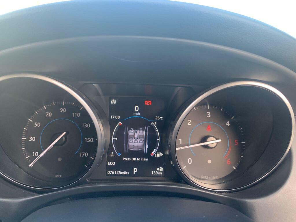 Jaguar XE Black #26