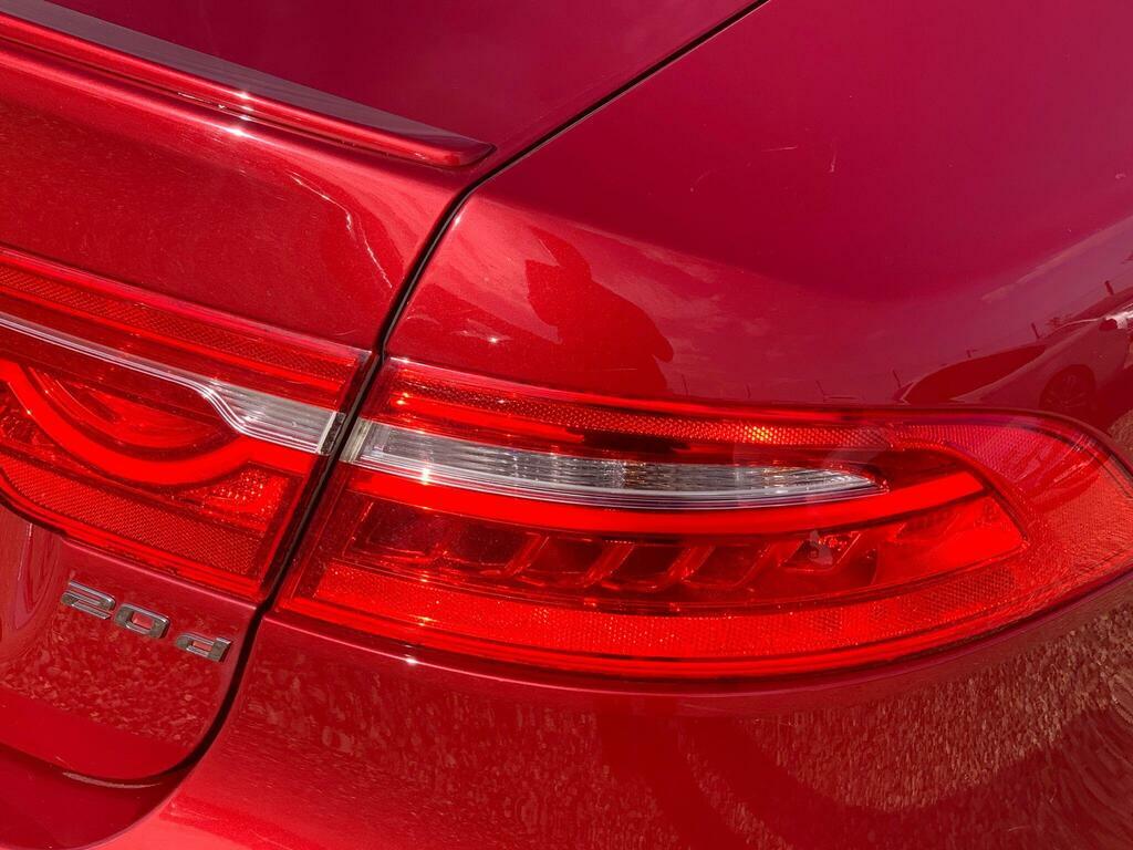Jaguar XE Black #41
