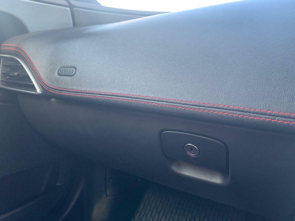 Jaguar XE Black #13