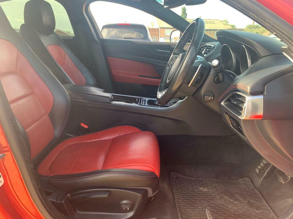 Jaguar XE Black #7