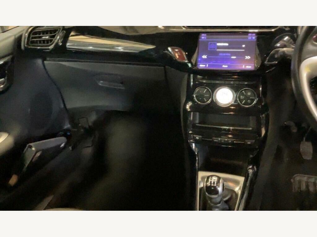 DS DS 3 1.2 Puretech Dstyle Nav Euro 6 S S Black #2