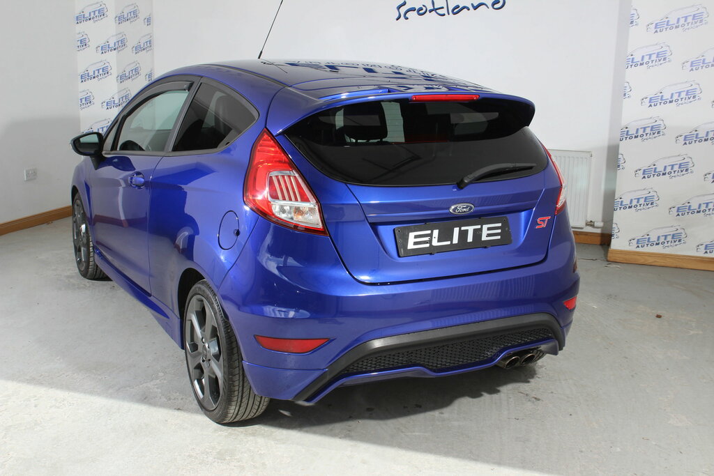 Ford Fiesta Studio White #11