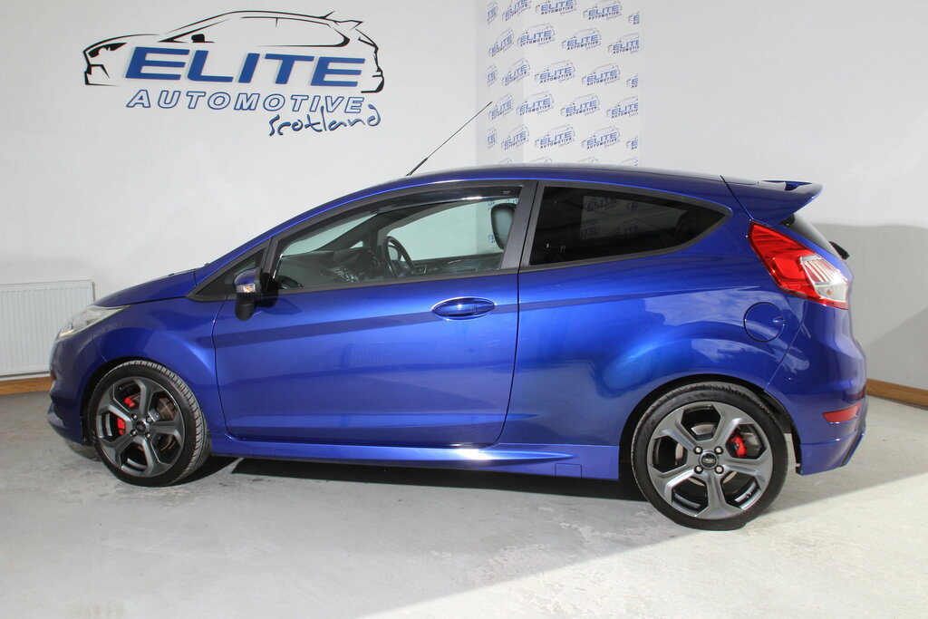Ford Fiesta Studio White #14