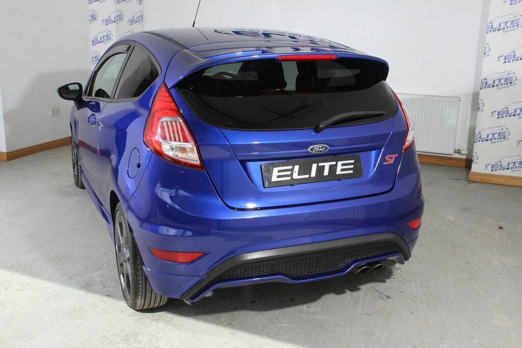 Ford Fiesta Studio White #12