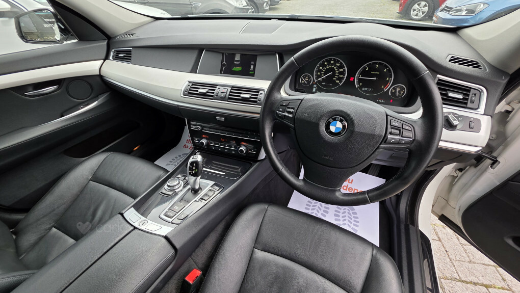 BMW 5 Series 520D Se White #6