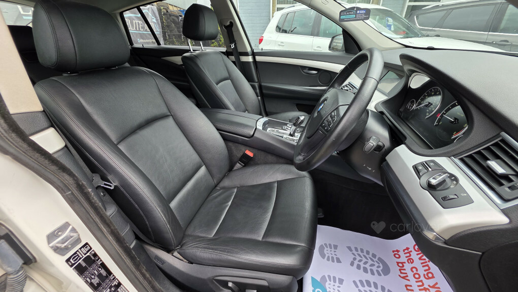 BMW 5 Series 520D Se White #5