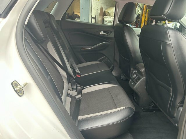 Vauxhall Grandland X 2018 1.2 Turbo Sport Nav Suv Eur White #6