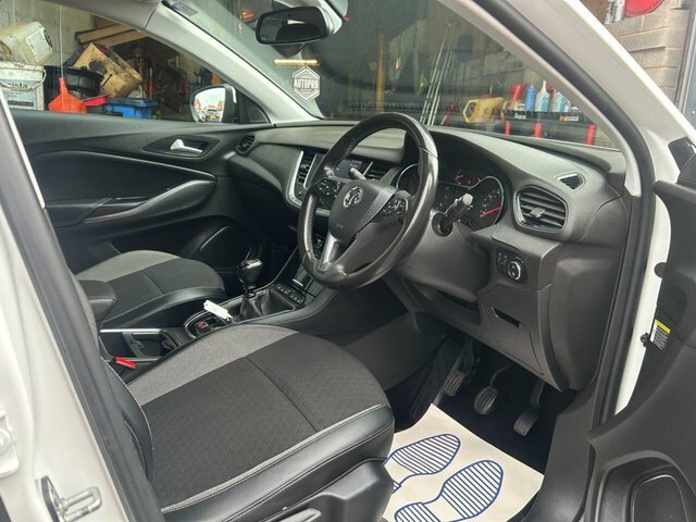 Vauxhall Grandland X 2018 1.2 Turbo Sport Nav Suv Eur White #4