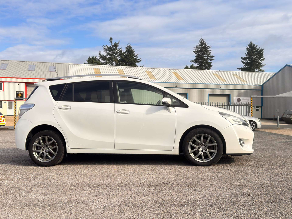 Toyota Verso Excel D-4d White #2