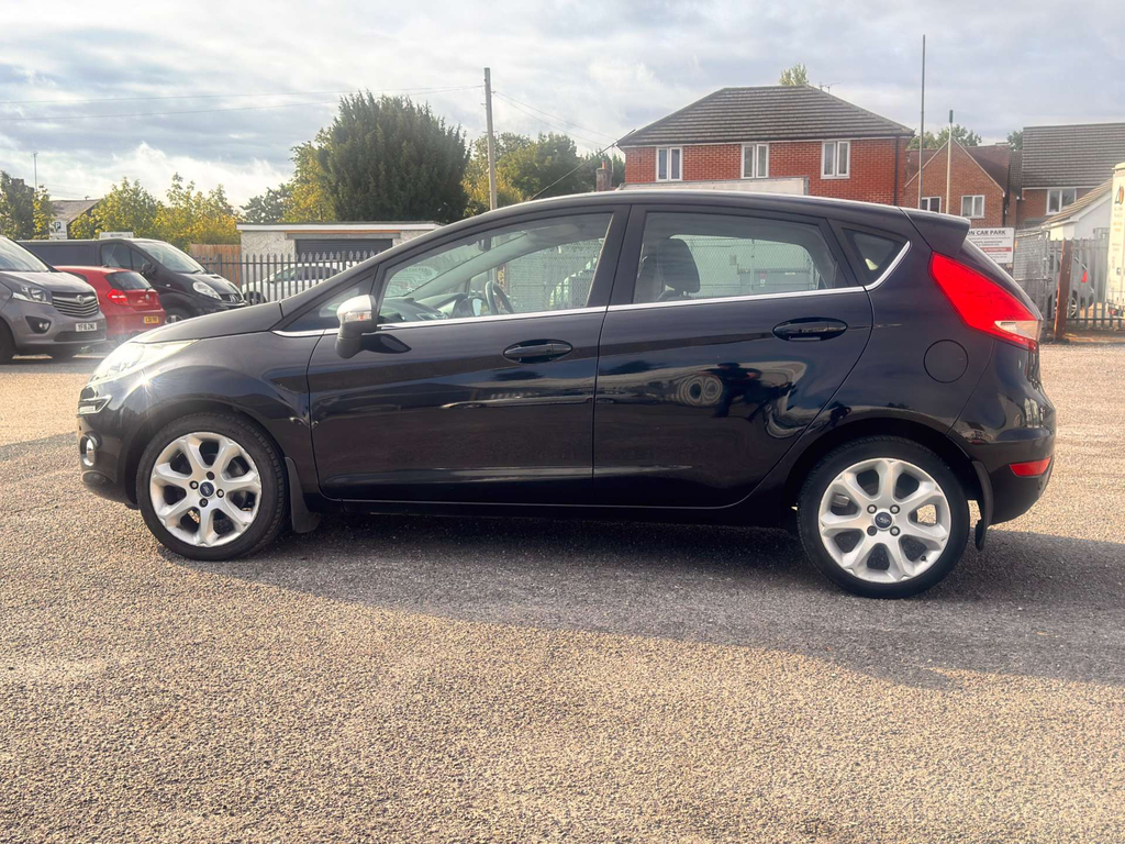 Ford Fiesta Hatchback HW61AMV Black #3
