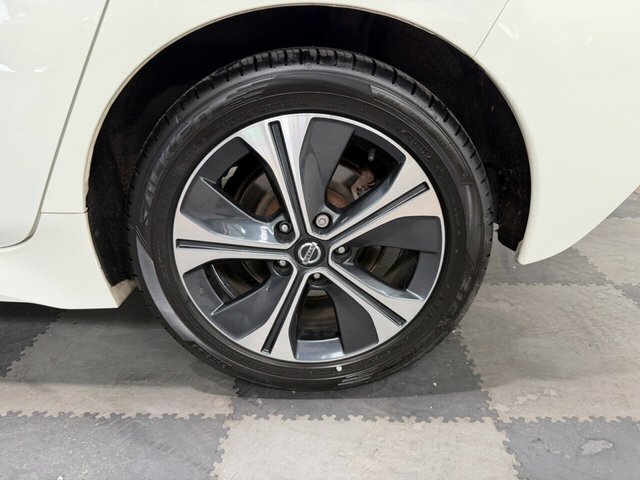 Nissan Leaf 40Kwh N-connecta Hatchback 150 White #6