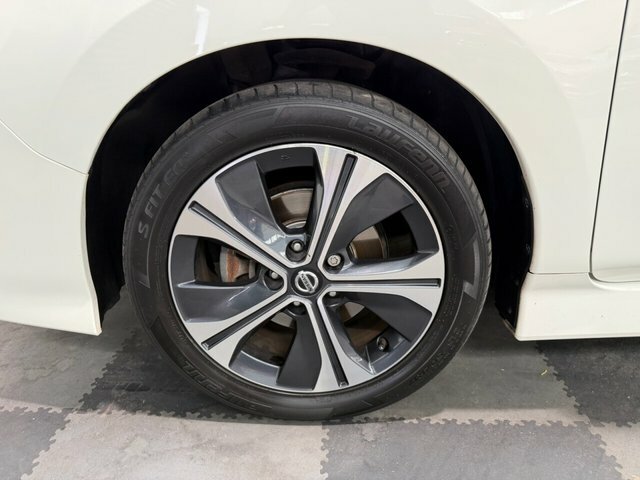 Nissan Leaf 40Kwh N-connecta Hatchback 150 White #5