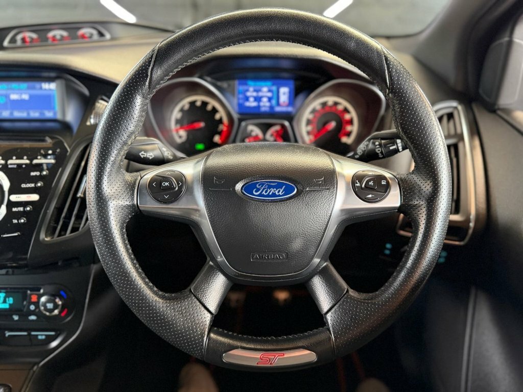 Ford Focus 2L St-3 SV63CSO Yellow #6