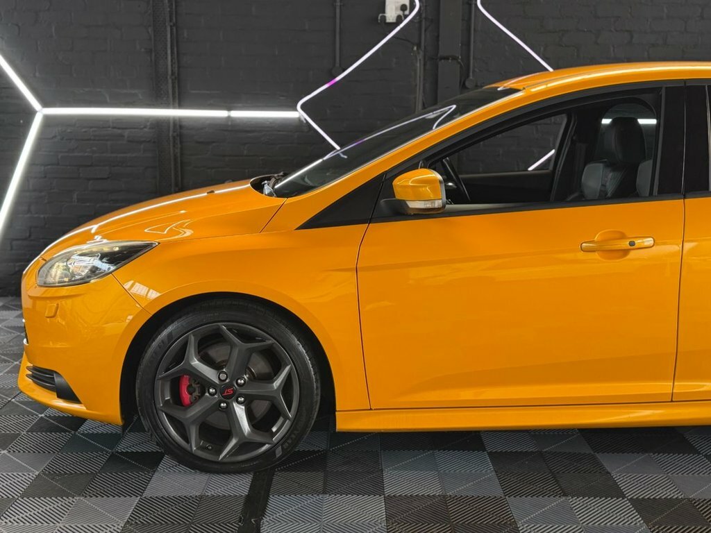 Ford Focus 2L St-3 SV63CSO Yellow #4